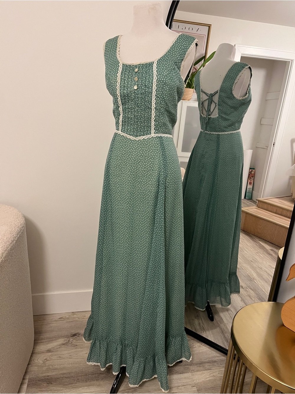 Vintage-Inspired Green Polka Dot Maxi Dress with Lace Trim